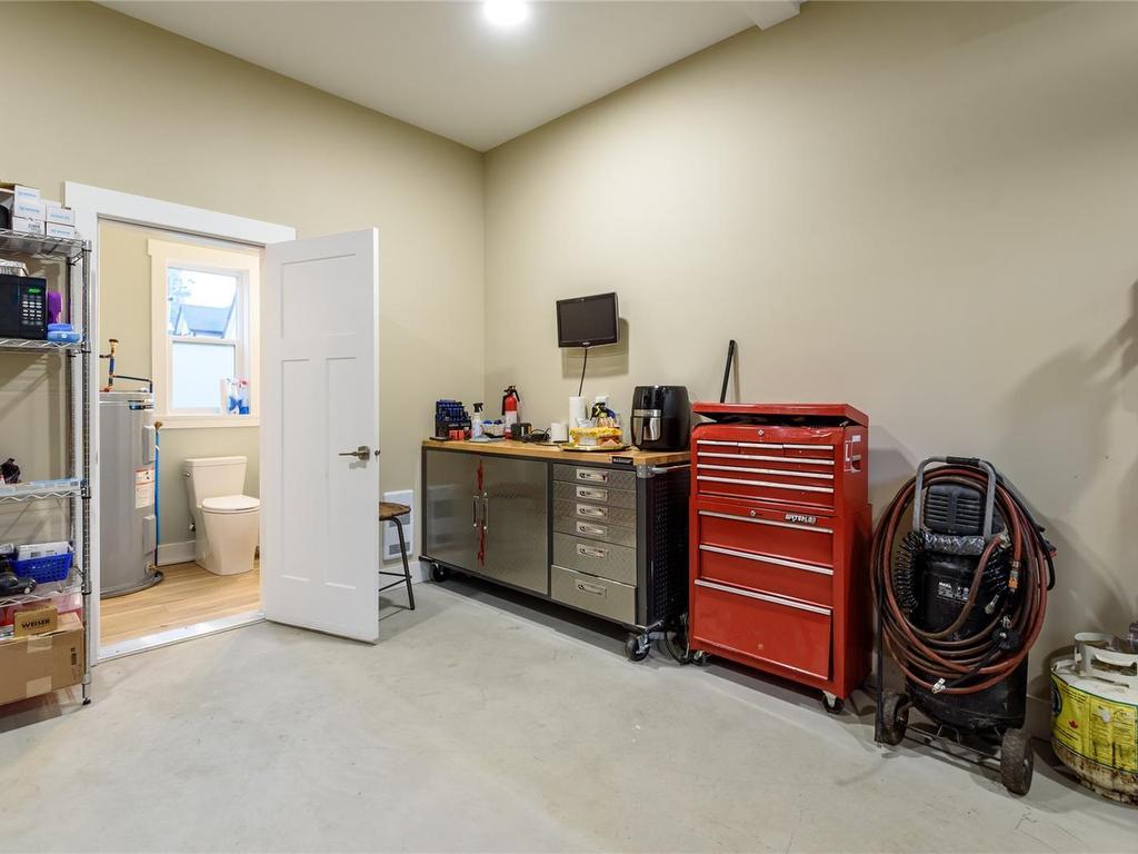 









8968


Henderson

Ave,
Black Creek,




BC
V9J 1A4

