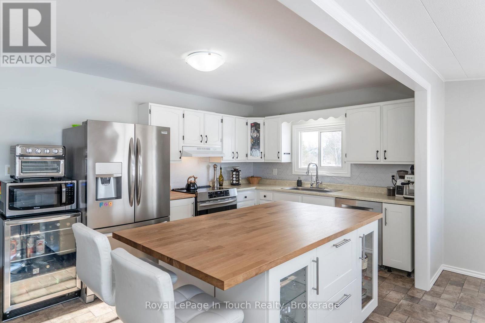 












164 DUCK BAY ROAD

,
Tay,




Ontario
L0K2C0

