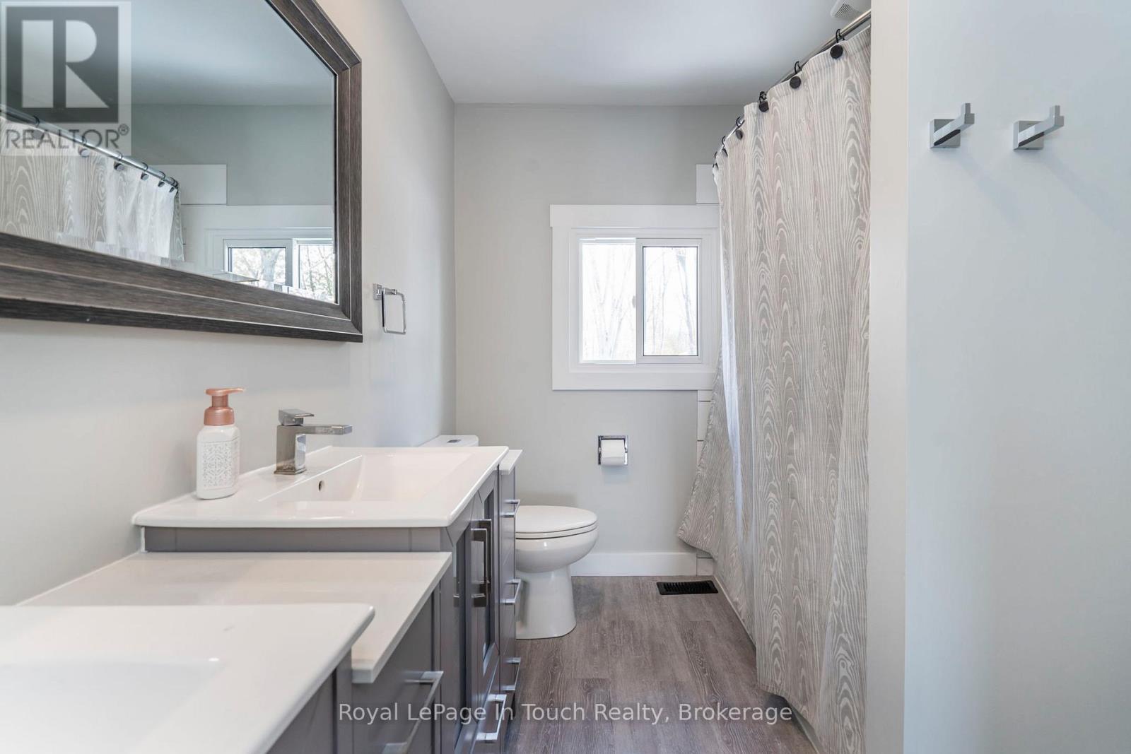 












164 DUCK BAY ROAD

,
Tay,




Ontario
L0K2C0

