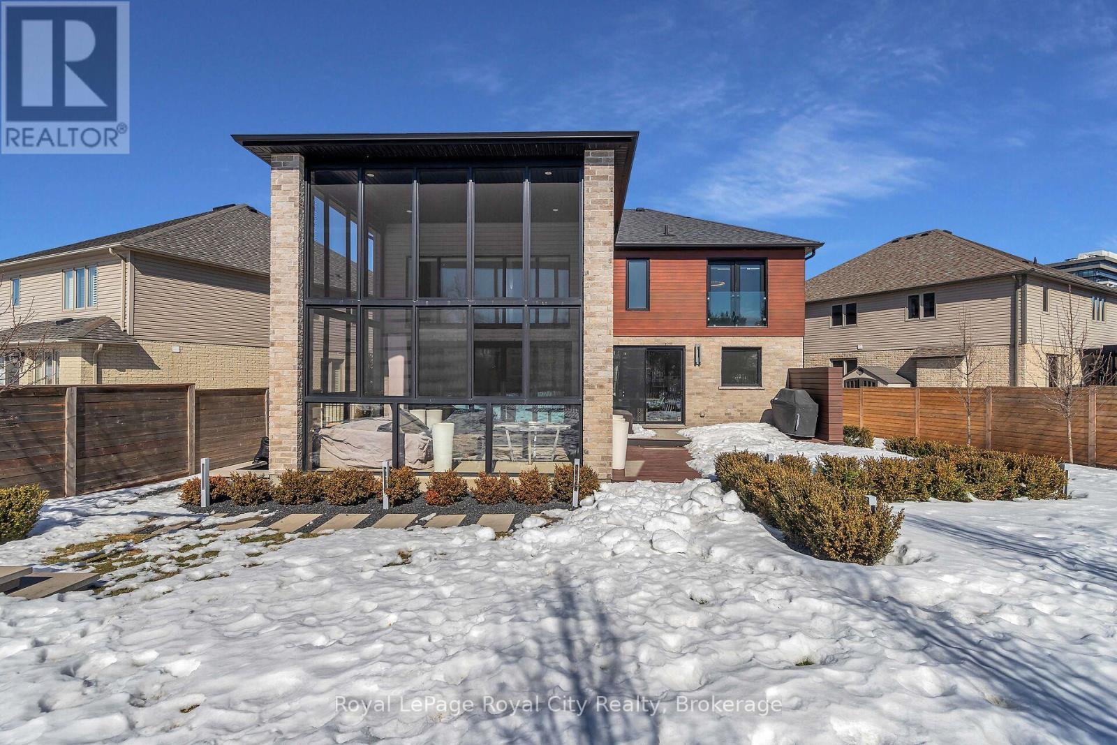 












303 GOSLING GARDENS

,
Guelph (Clairfields/Hanlon Business Park),




Ontario
N1L0M1


