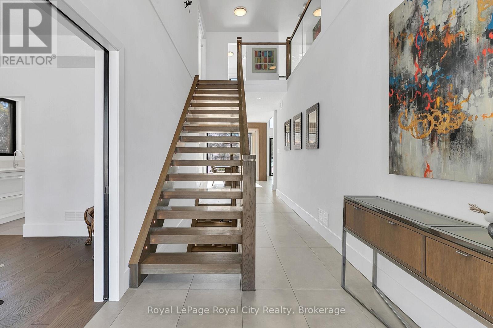 












303 GOSLING GARDENS

,
Guelph (Clairfields/Hanlon Business Park),




Ontario
N1L0M1

