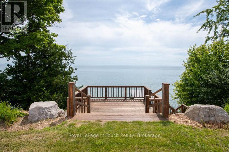 












57A MAPLEWOOD PARKWAY

,
Oro-Medonte,




Ontario
L3V0K2

