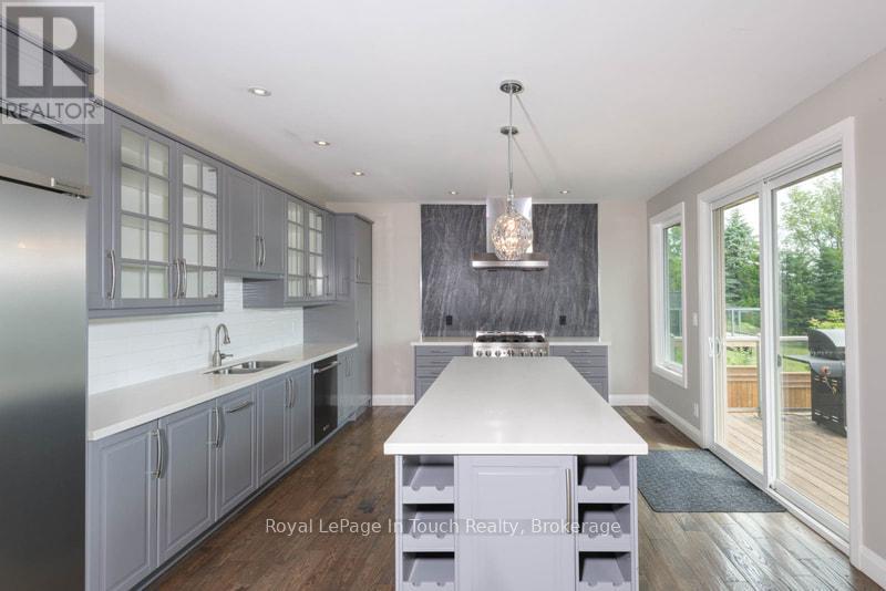 












57A MAPLEWOOD PARKWAY

,
Oro-Medonte,




Ontario
L3V0K2


