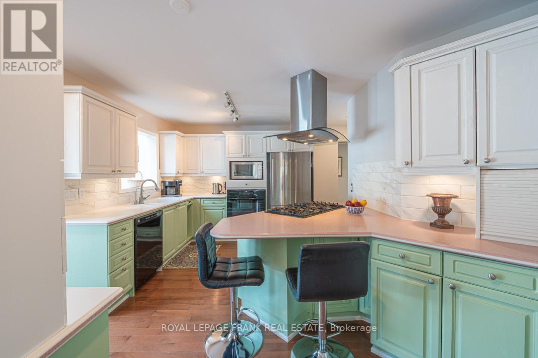 












978 HARRINGTON LINE

,
Selwyn,




Ontario
K0L1T0

