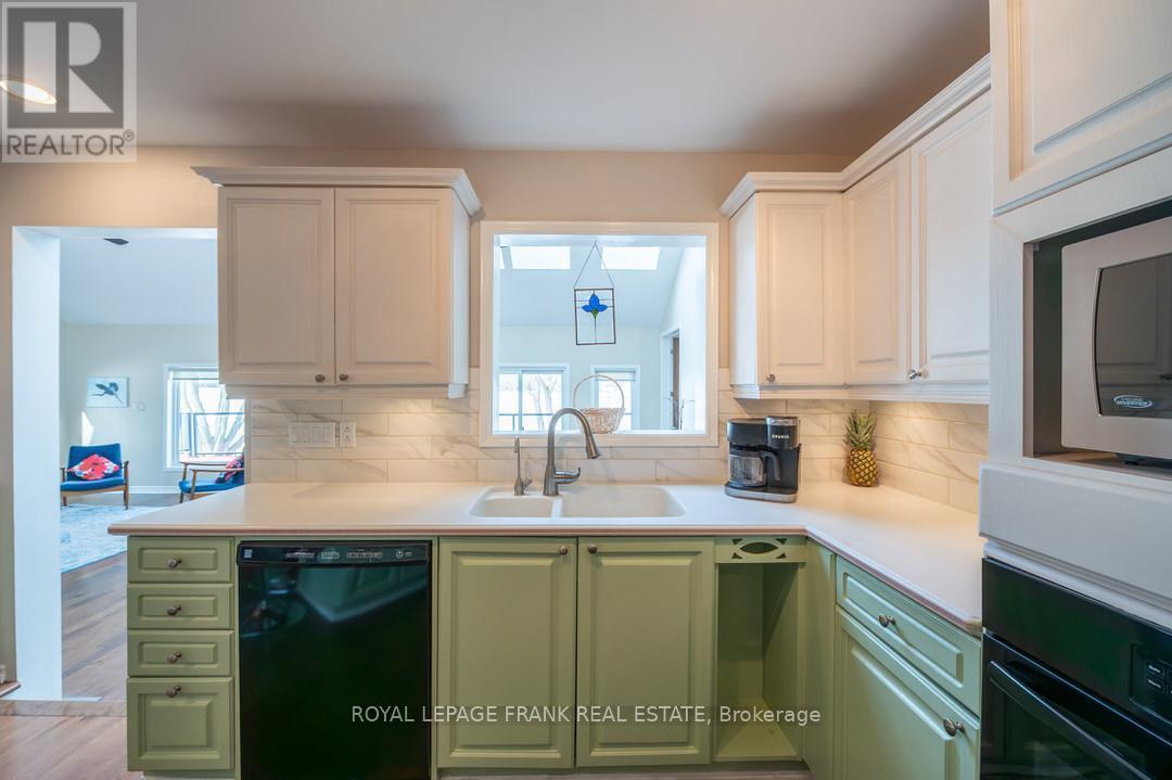 












978 HARRINGTON LINE

,
Selwyn,




Ontario
K0L1T0

