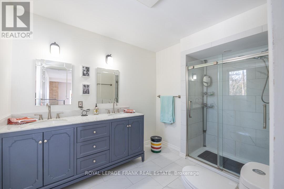 












978 HARRINGTON LINE

,
Selwyn,




Ontario
K0L1T0

