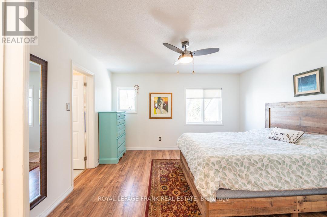 












978 HARRINGTON LINE

,
Selwyn,




Ontario
K0L1T0

