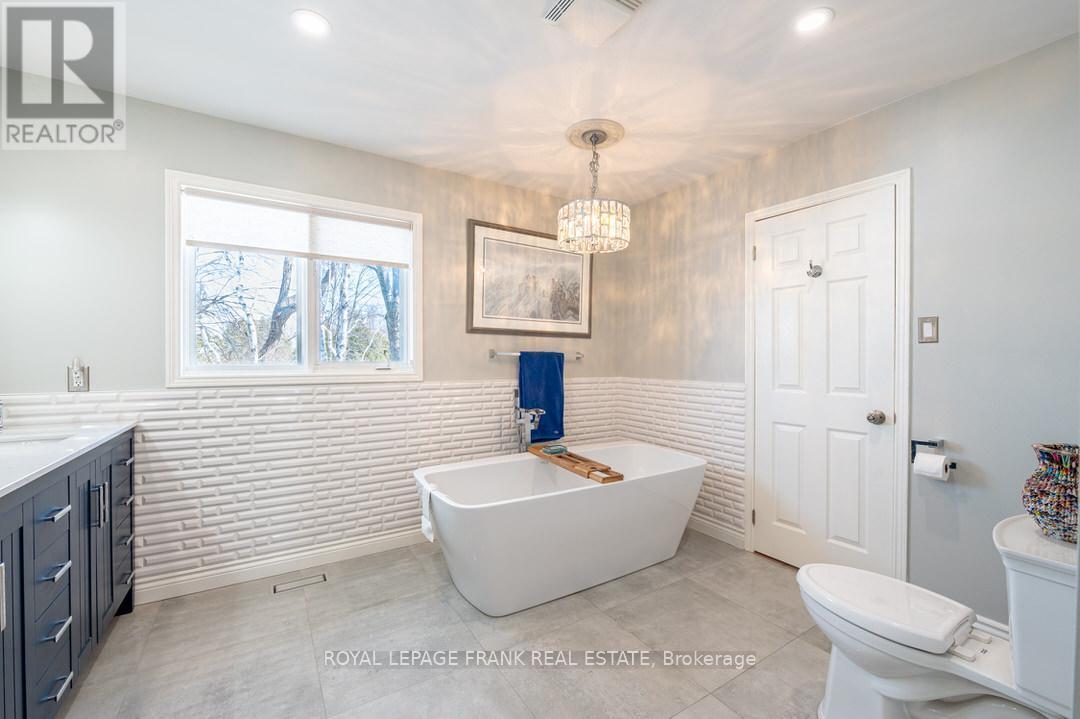 












978 HARRINGTON LINE

,
Selwyn,




Ontario
K0L1T0

