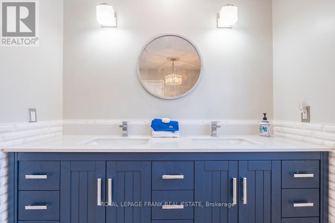 












978 HARRINGTON LINE

,
Selwyn,




Ontario
K0L1T0

