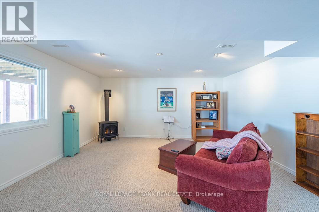 












978 HARRINGTON LINE

,
Selwyn,




Ontario
K0L1T0

