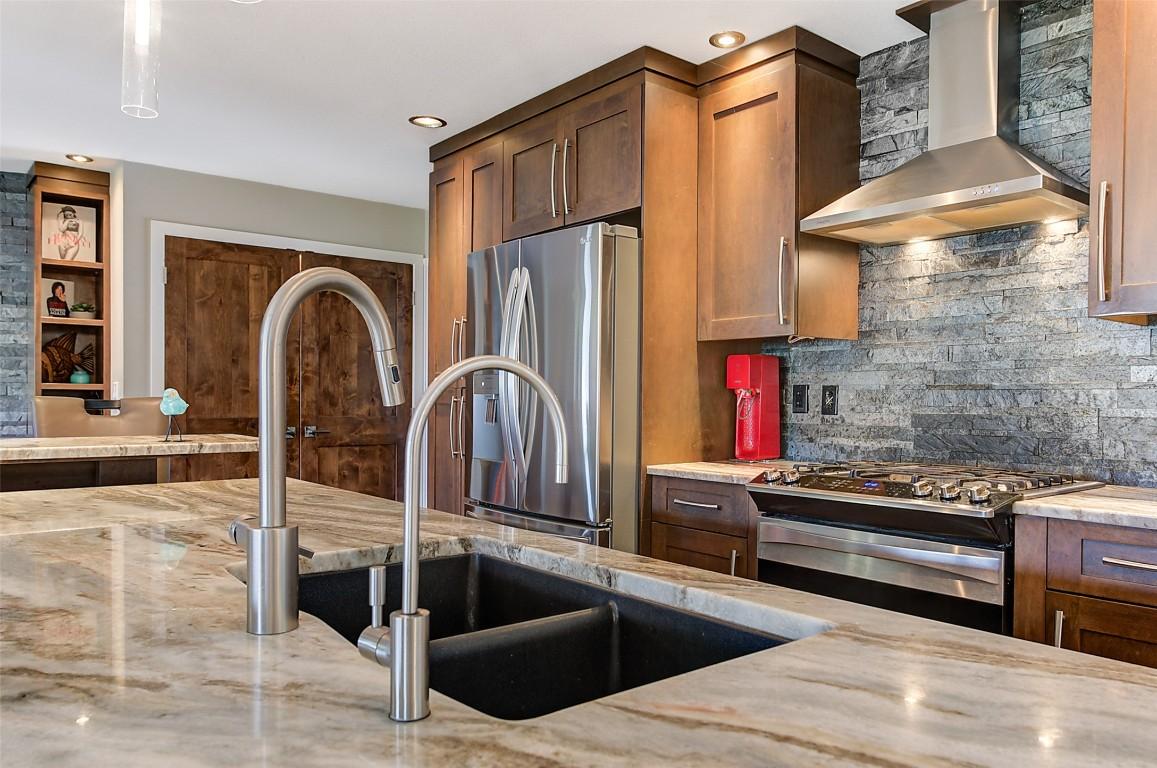 









371


Valley

Road, 1-3,
Kelowna,




BC
V1V 2E5

