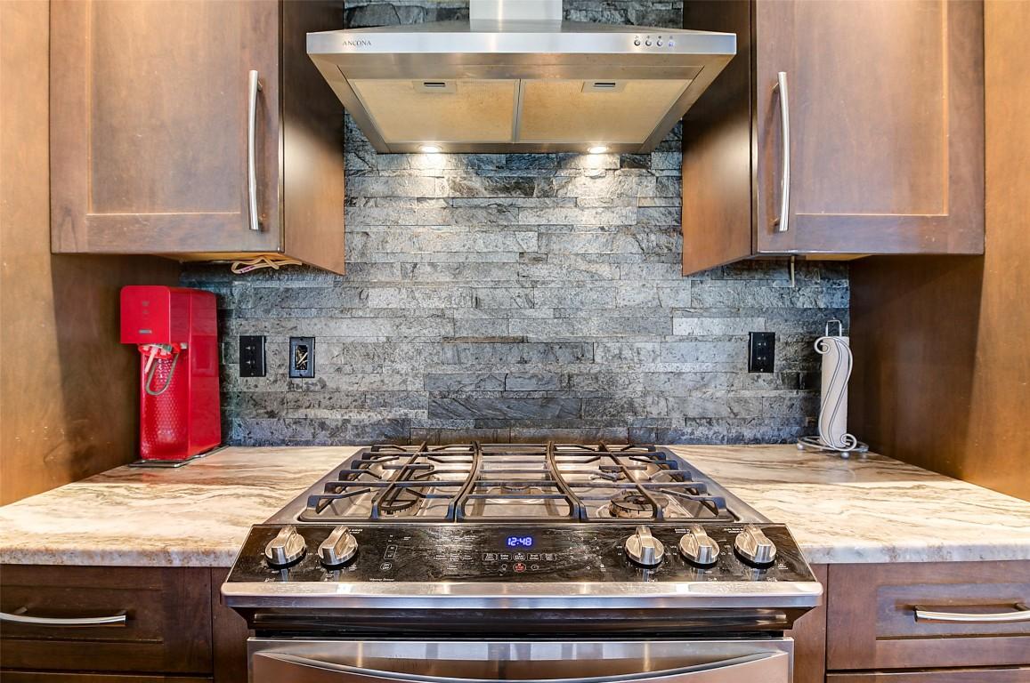 









371


Valley

Road, 1-3,
Kelowna,




BC
V1V 2E5

