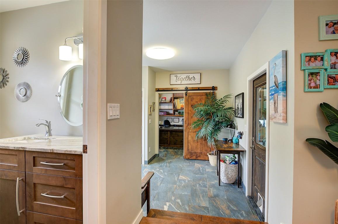 









371


Valley

Road, 1-3,
Kelowna,




BC
V1V 2E5

