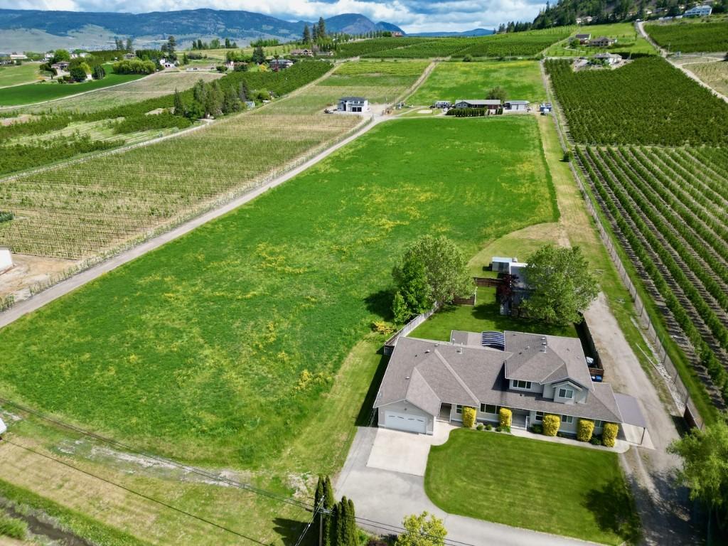 









371


Valley

Road, 1-3,
Kelowna,




BC
V1V 2E5

