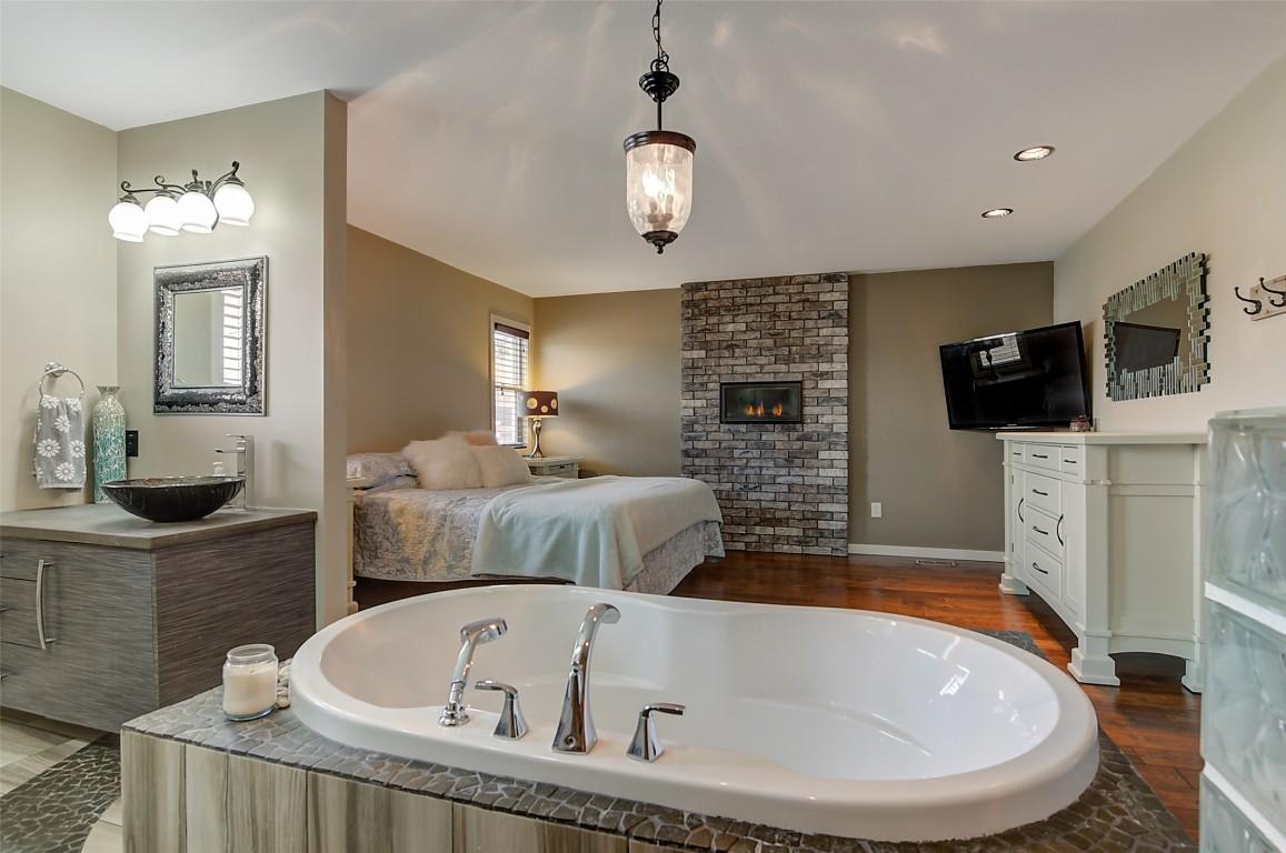 









371


Valley

Road, 1-3,
Kelowna,




BC
V1V 2E5

