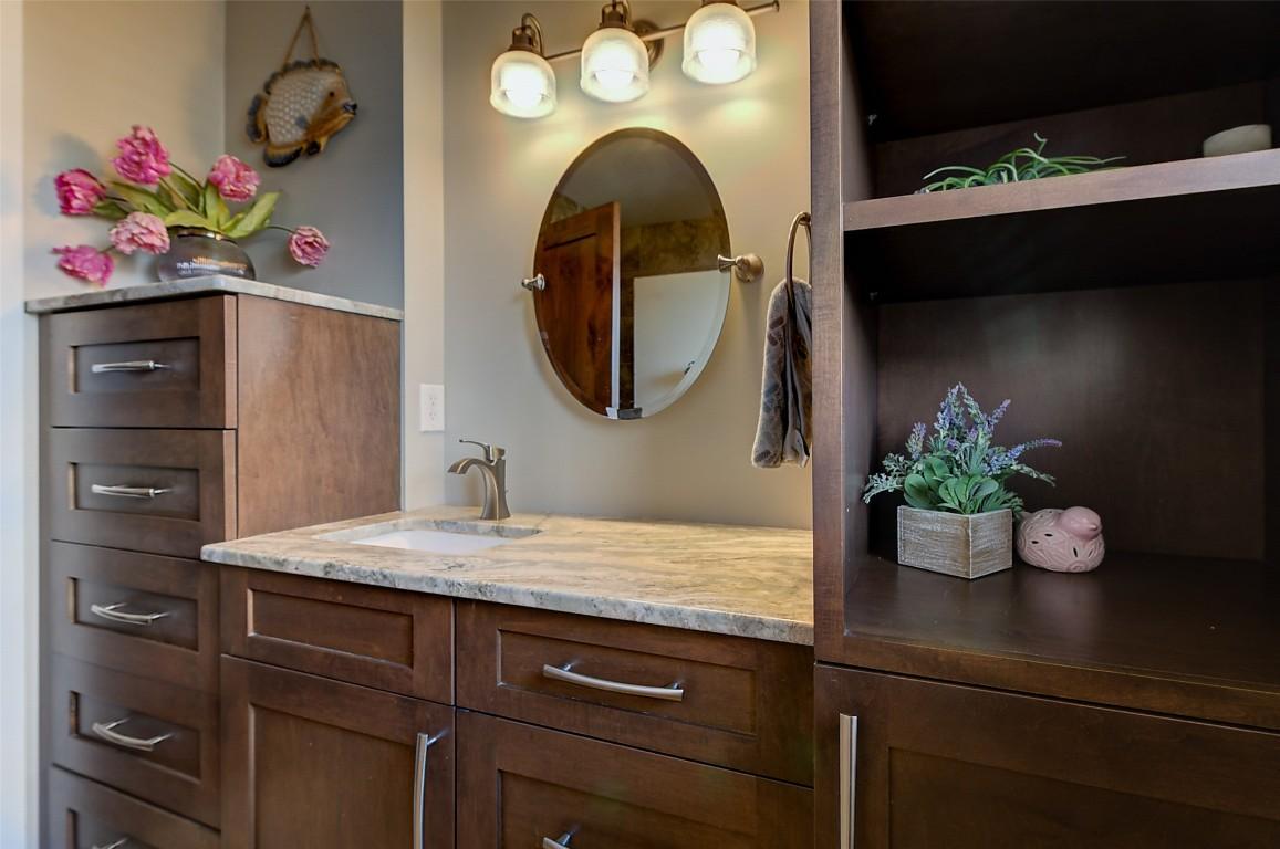 









371


Valley

Road, 1-3,
Kelowna,




BC
V1V 2E5

