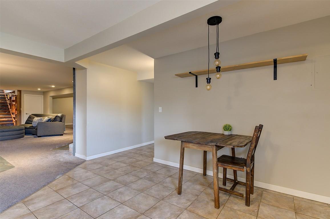 









371


Valley

Road, 1-3,
Kelowna,




BC
V1V 2E5

