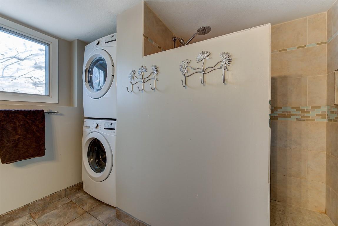 









371


Valley

Road, 1-3,
Kelowna,




BC
V1V 2E5

