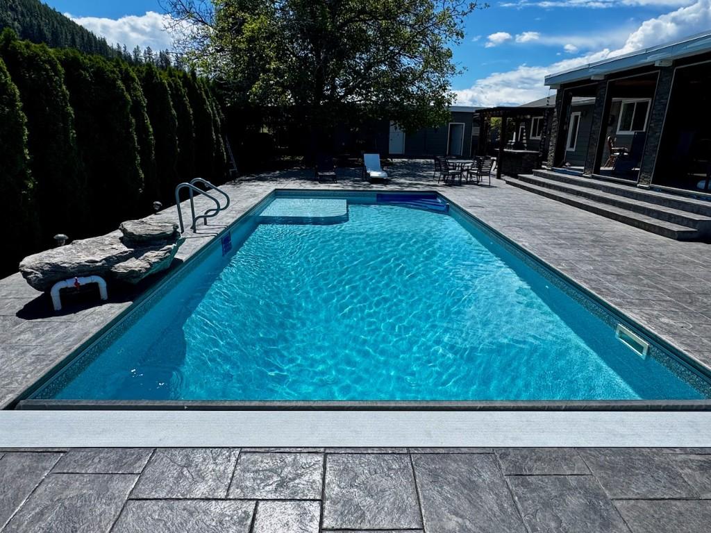 









371


Valley

Road, 1-3,
Kelowna,




BC
V1V 2E5

