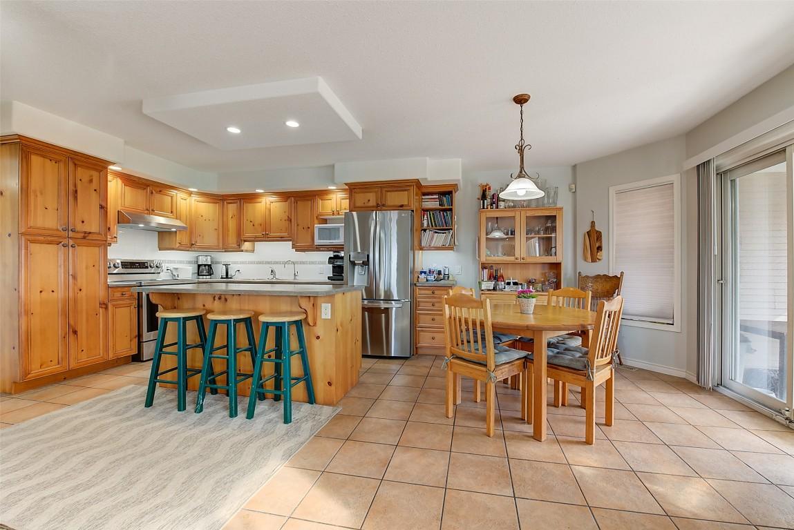 









371


Valley

Road, 1-3,
Kelowna,




BC
V1V 2E5

