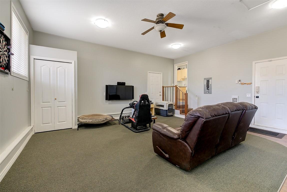 









371


Valley

Road, 1-3,
Kelowna,




BC
V1V 2E5

