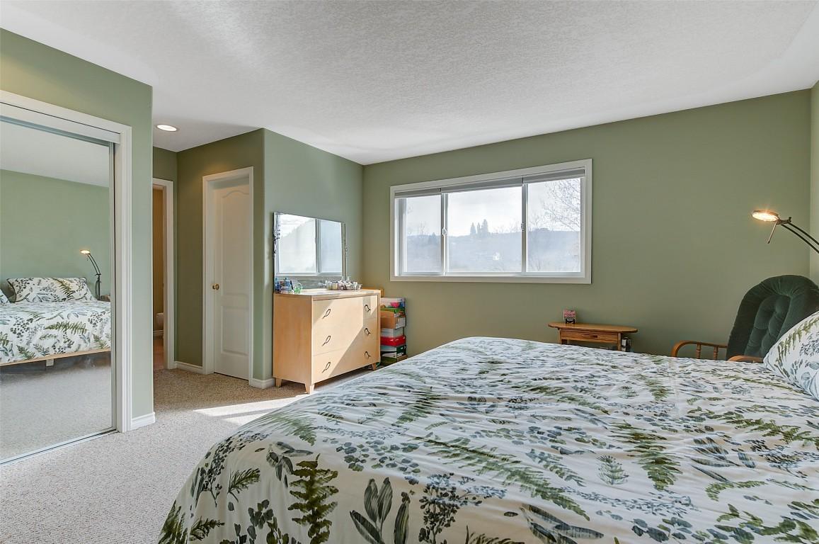 









371


Valley

Road, 1-3,
Kelowna,




BC
V1V 2E5

