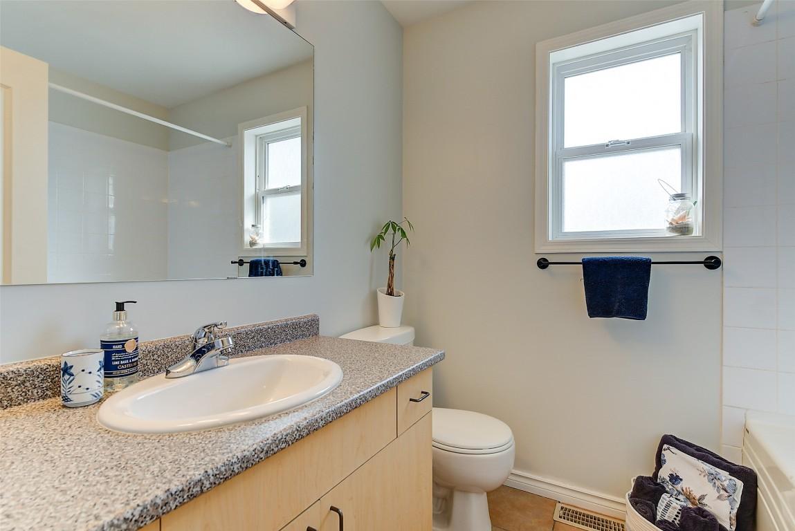 









371


Valley

Road, 1-3,
Kelowna,




BC
V1V 2E5

