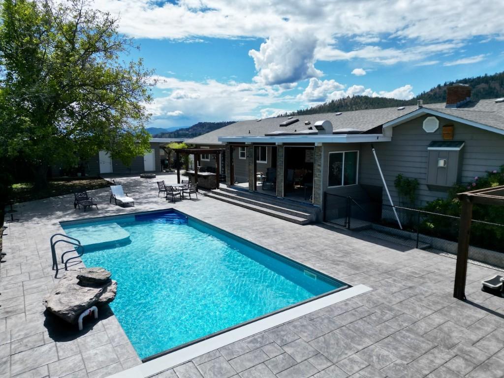 









371


Valley

Road, 1-3,
Kelowna,




BC
V1V 2E5

