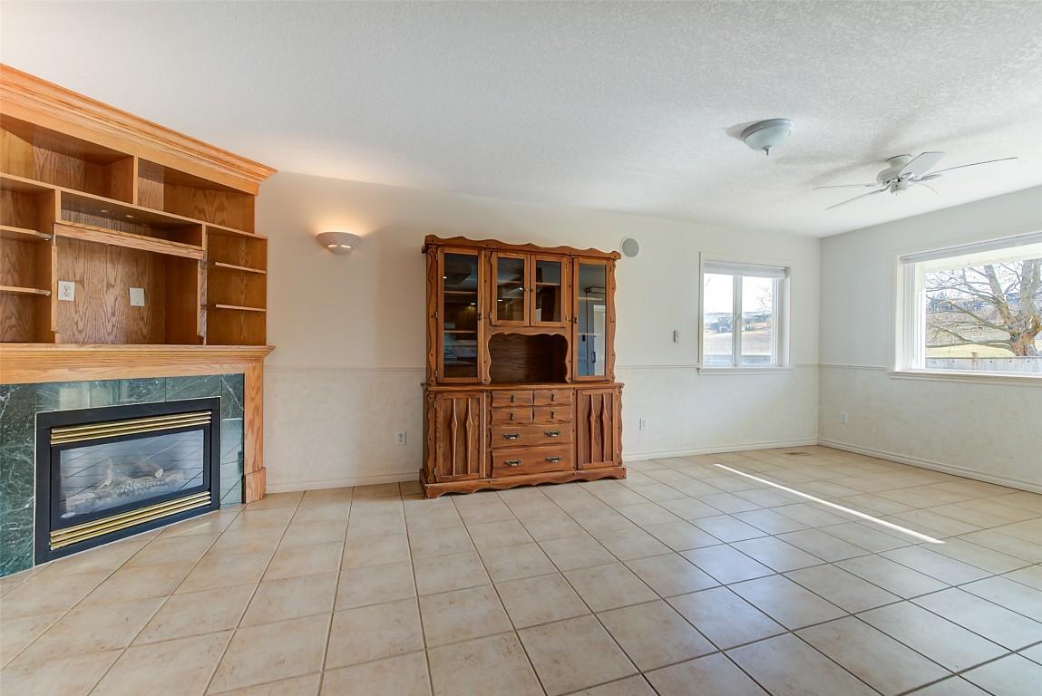 









371


Valley

Road, 1-3,
Kelowna,




BC
V1V 2E5

