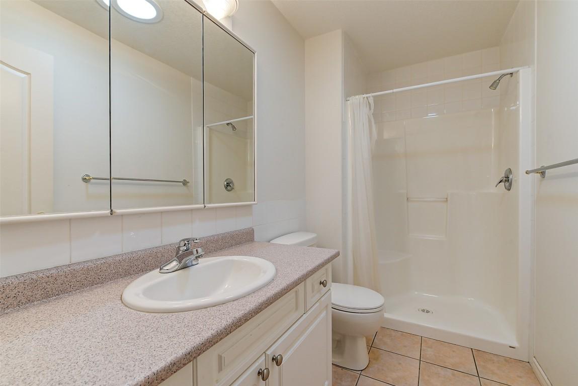 









371


Valley

Road, 1-3,
Kelowna,




BC
V1V 2E5

