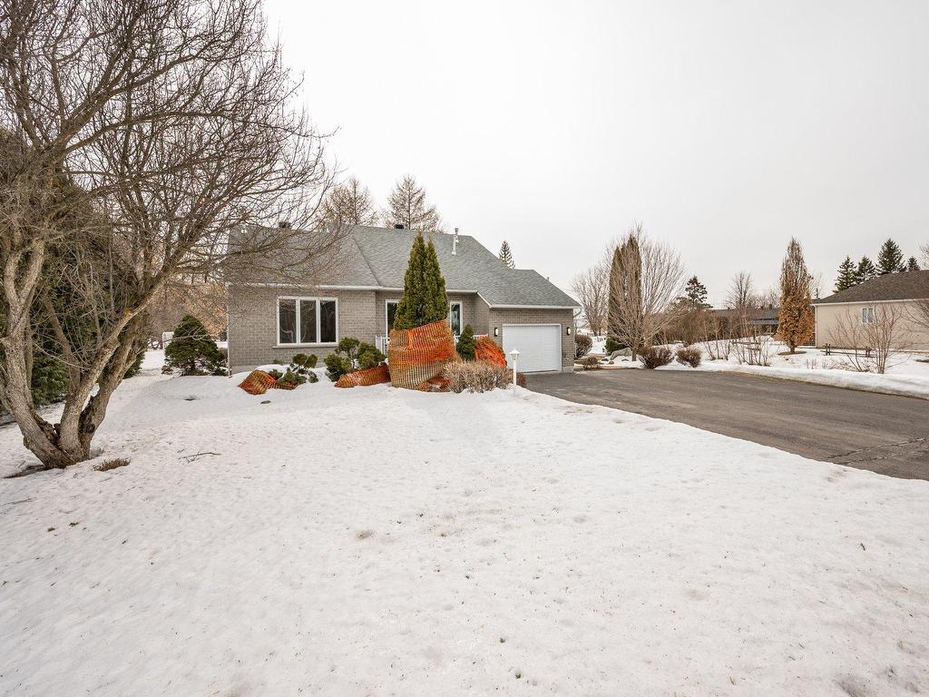 









12


Rue Sébastien

,
Saint-Jean-sur-Richelieu,




QC
J2W1T1


