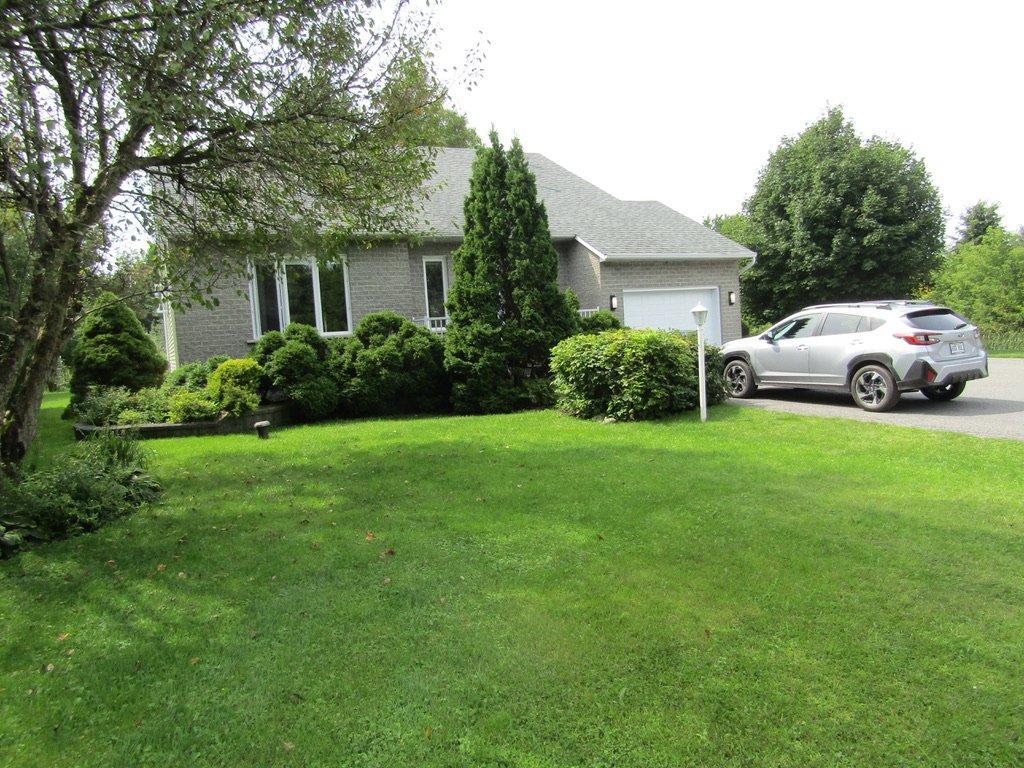 









12


Rue Sébastien

,
Saint-Jean-sur-Richelieu,




QC
J2W1T1

