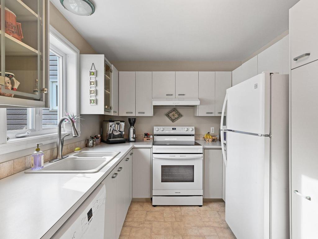 









12


Rue Sébastien

,
Saint-Jean-sur-Richelieu,




QC
J2W1T1

