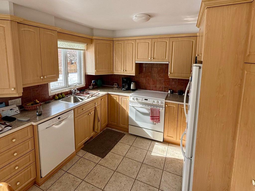 









7405


Rue Trinidad

,
Brossard,




QC
J4W1N3

