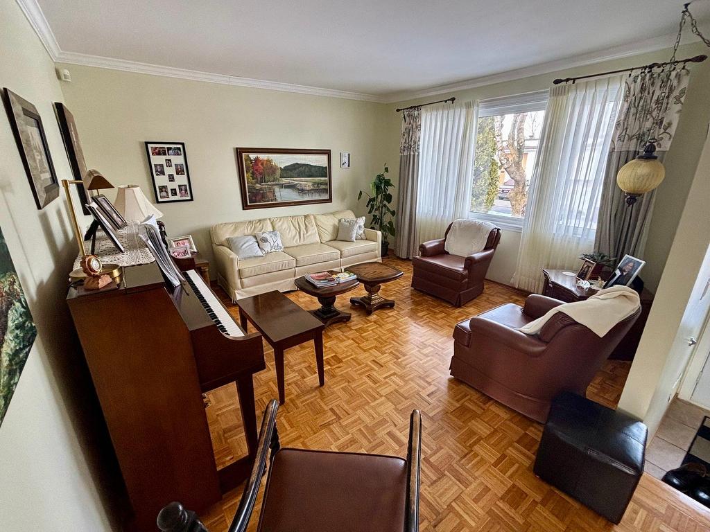 









7405


Rue Trinidad

,
Brossard,




QC
J4W1N3

