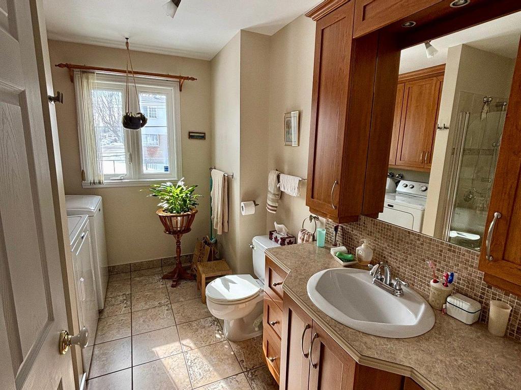 









7405


Rue Trinidad

,
Brossard,




QC
J4W1N3

