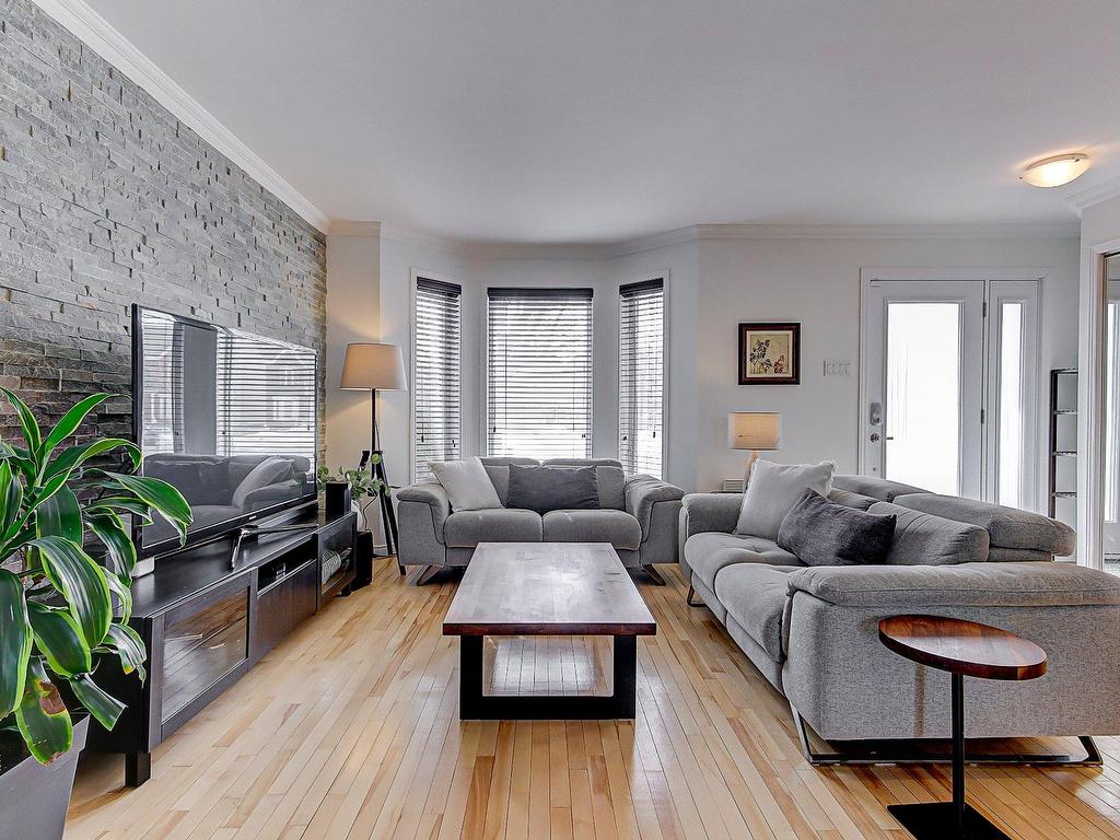 









100


Place d'Amboise

,
Sainte-Julie,




QC
J3E2M9

