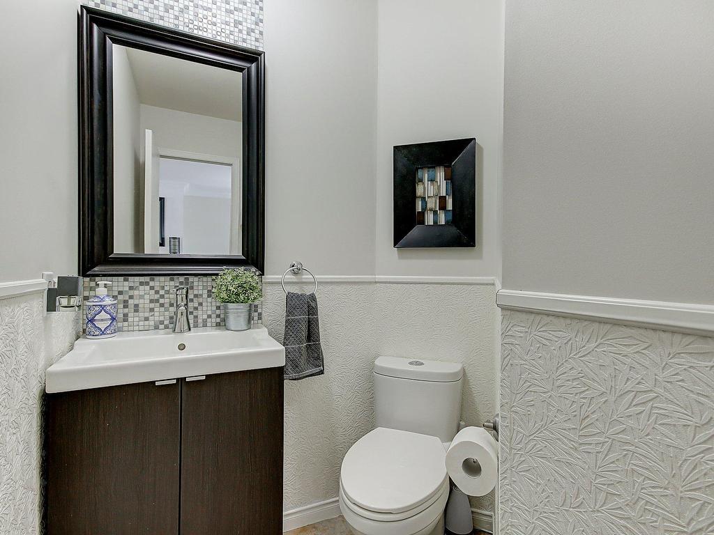 









100


Place d'Amboise

,
Sainte-Julie,




QC
J3E2M9

