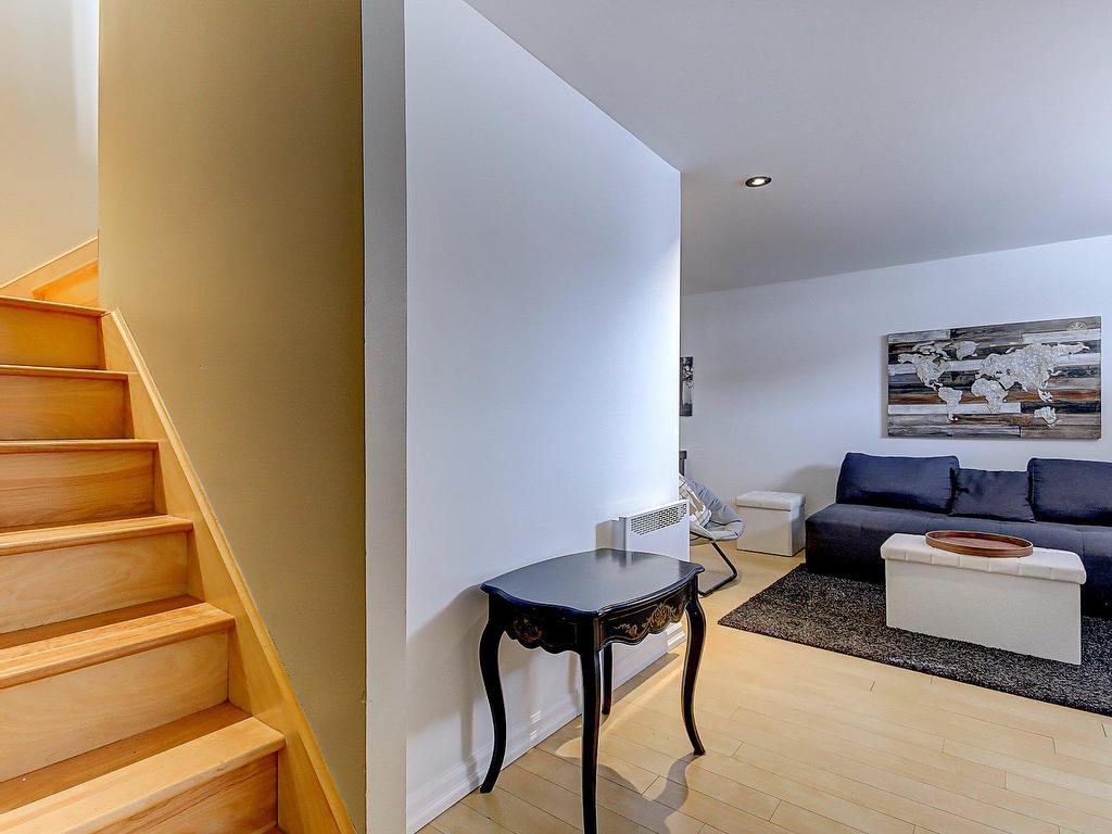 









100


Place d'Amboise

,
Sainte-Julie,




QC
J3E2M9

