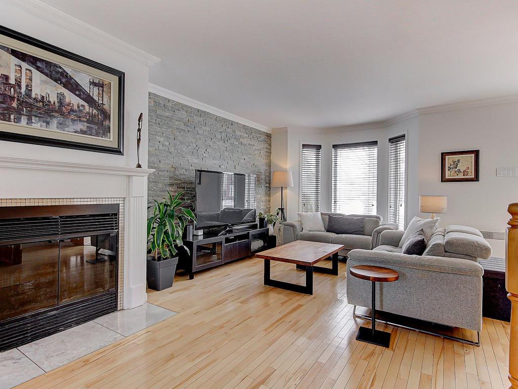 









100


Place d'Amboise

,
Sainte-Julie,




QC
J3E2M9

