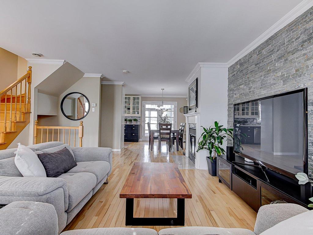 









100


Place d'Amboise

,
Sainte-Julie,




QC
J3E2M9


