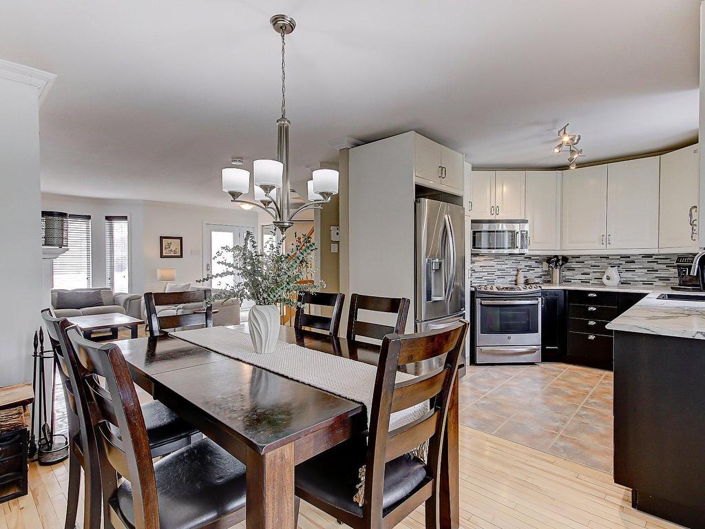 









100


Place d'Amboise

,
Sainte-Julie,




QC
J3E2M9

