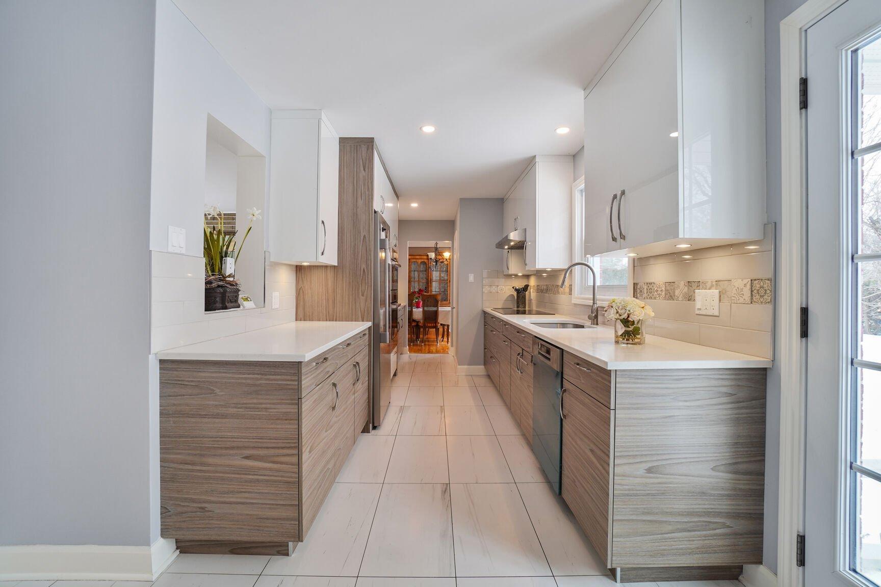 









10


Av. Muir Park

,
Senneville,




QC
H9X1V2

