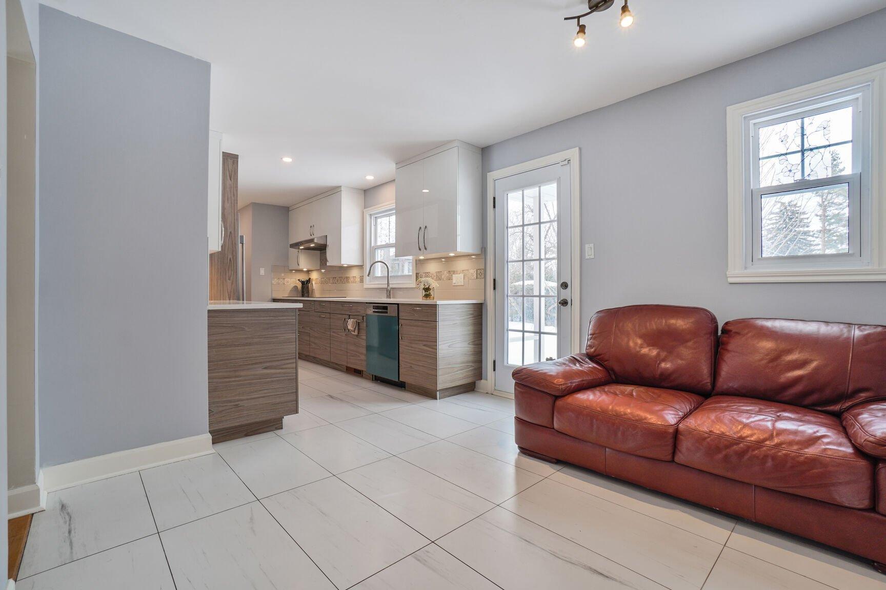 









10


Av. Muir Park

,
Senneville,




QC
H9X1V2

