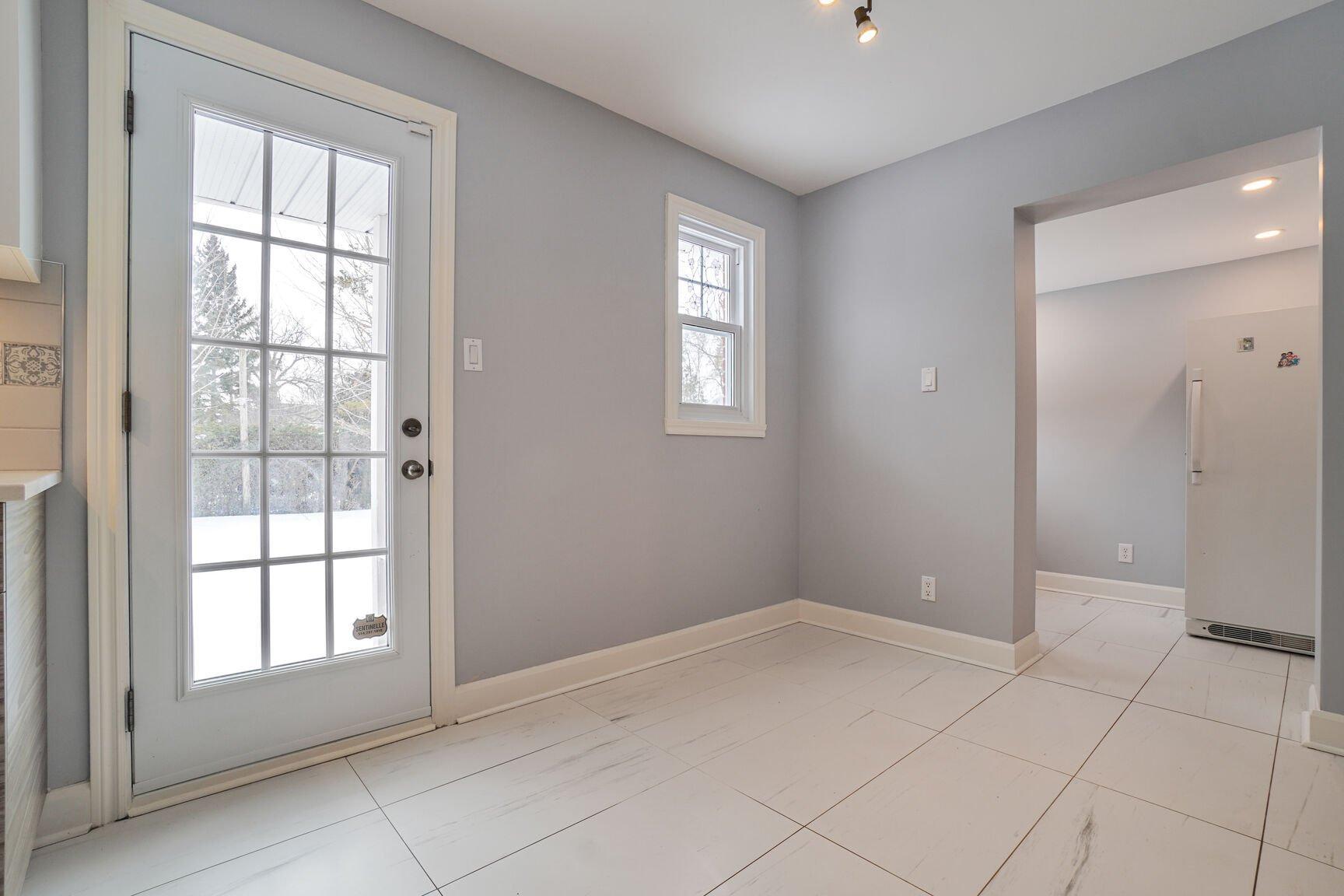 









10


Av. Muir Park

,
Senneville,




QC
H9X1V2

