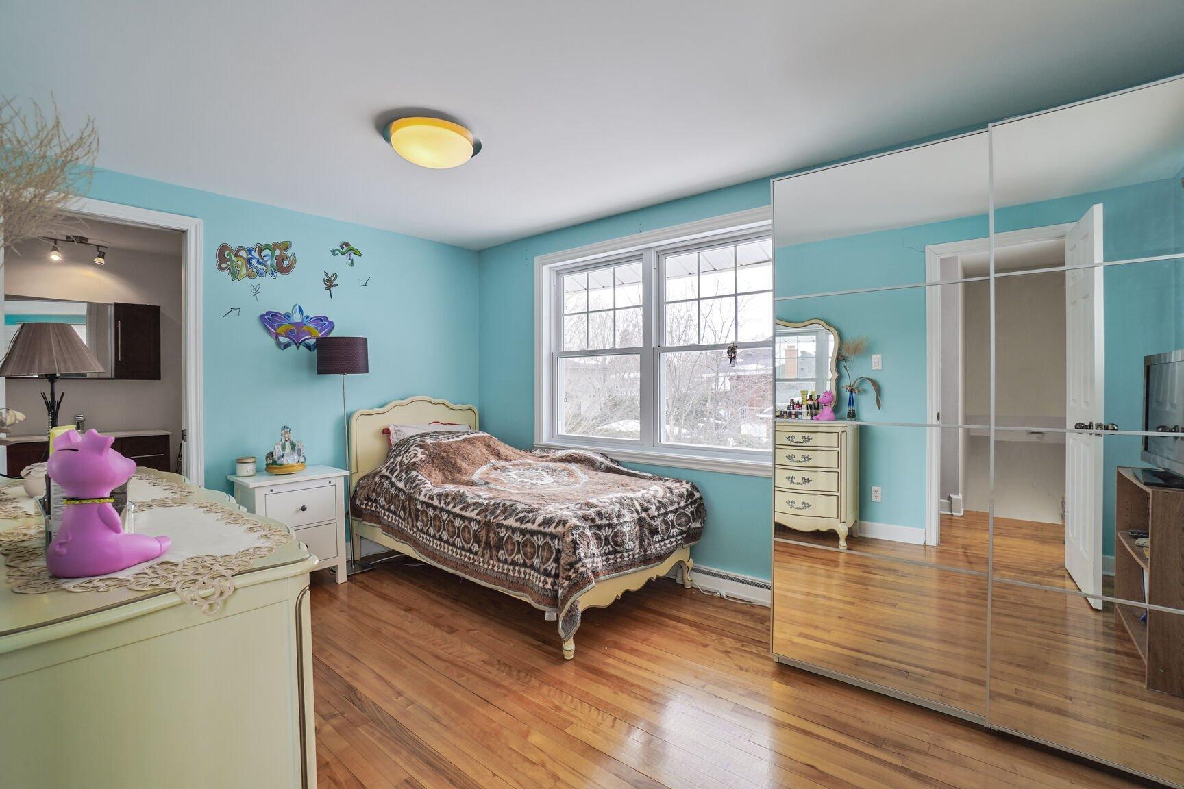 









10


Av. Muir Park

,
Senneville,




QC
H9X1V2

