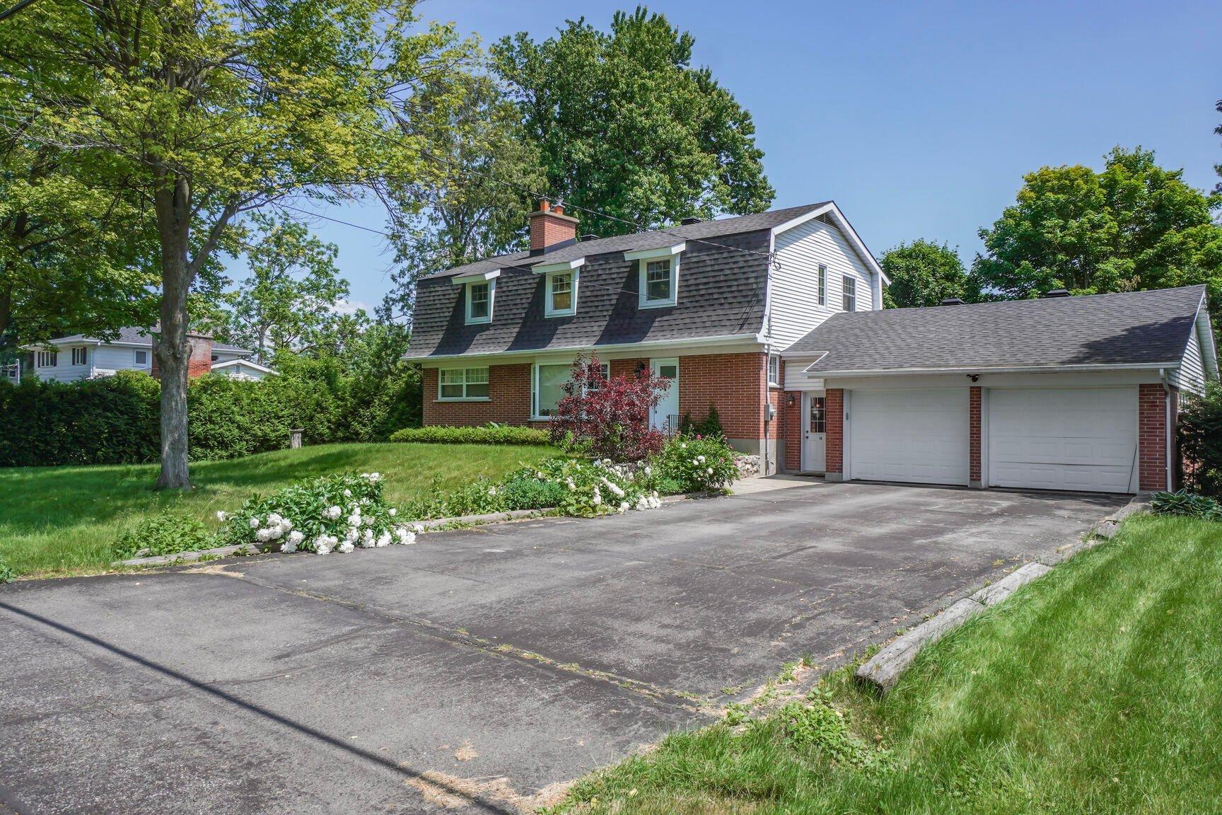 









10


Av. Muir Park

,
Senneville,




QC
H9X1V2

