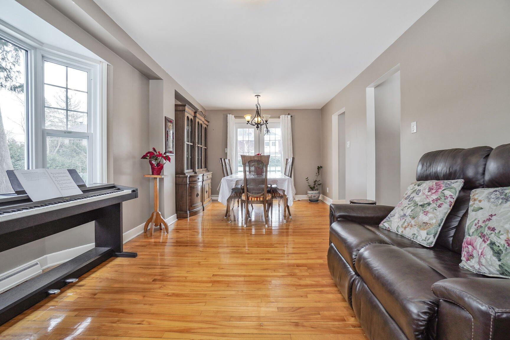 









10


Av. Muir Park

,
Senneville,




QC
H9X1V2

