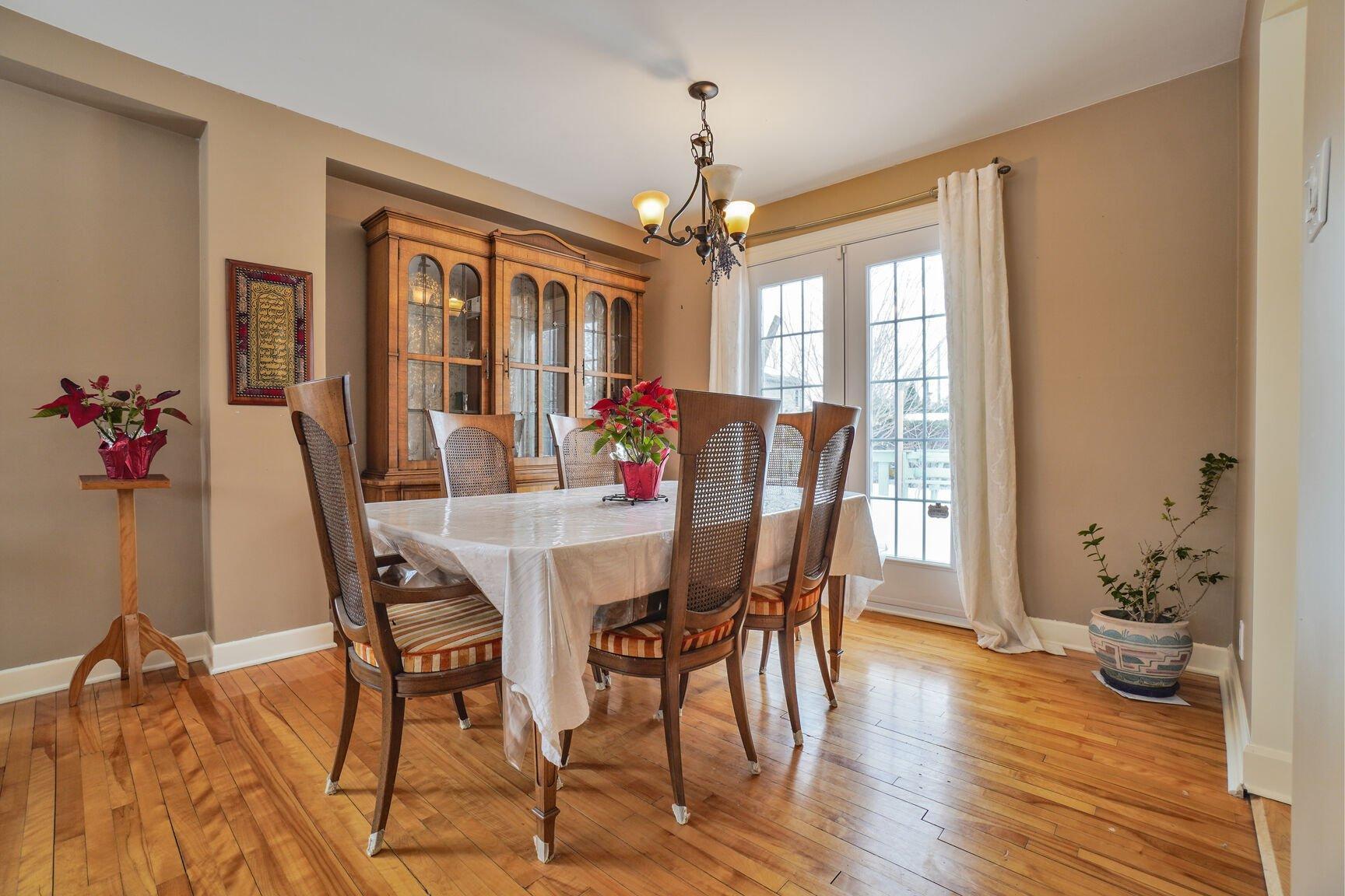 









10


Av. Muir Park

,
Senneville,




QC
H9X1V2

