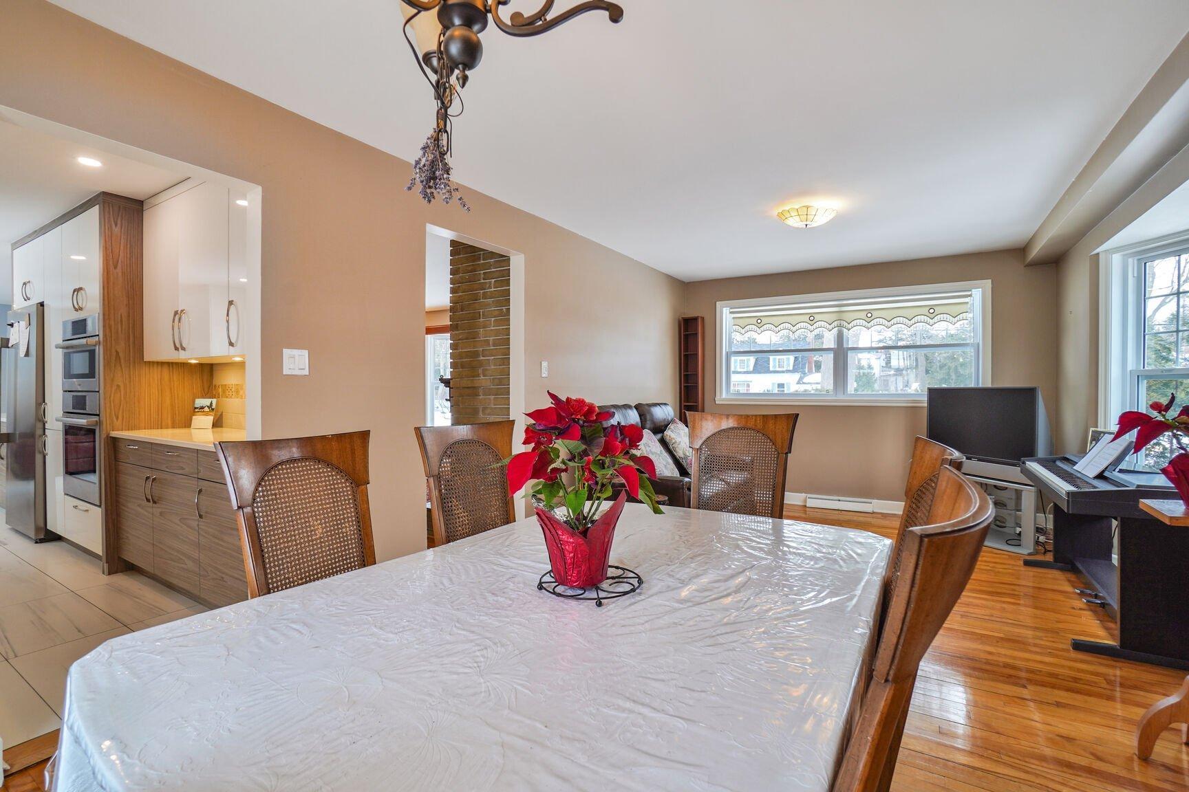 









10


Av. Muir Park

,
Senneville,




QC
H9X1V2

